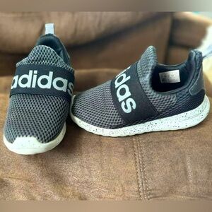 Adidas toddler 9.5c